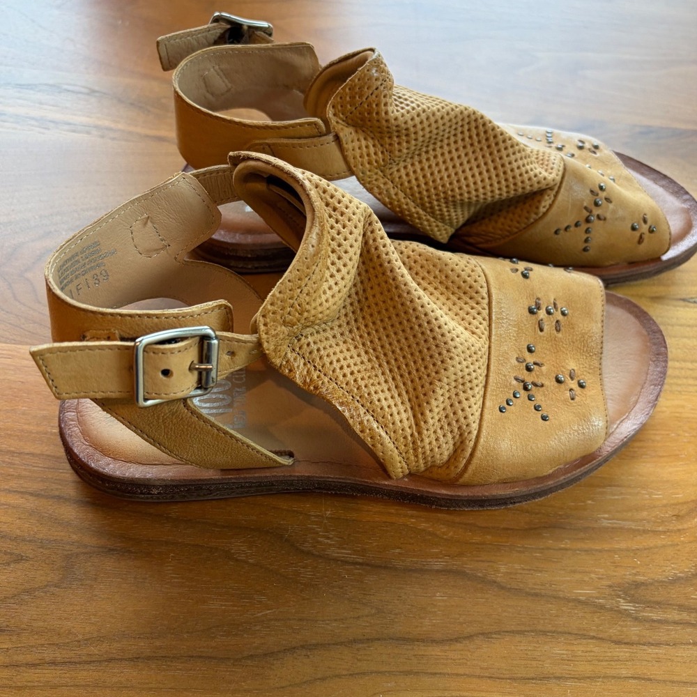 Miz Mooz Fifi Wheat Leather Ankle Strap Sandals Wide Width EU 39 US 8.5 M - Picture 4 of 8